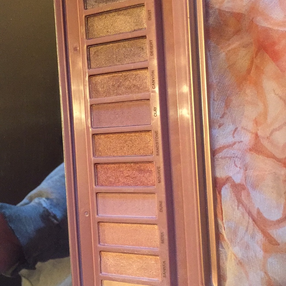 Nude eyeshadow palette